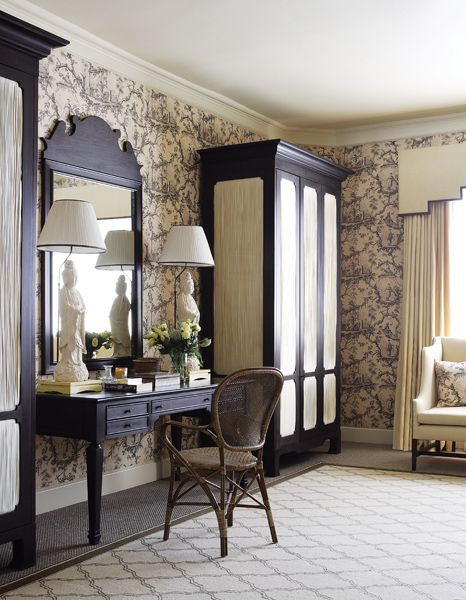 Mẫu bàn trang điểm phong cách Indochine đơn giản