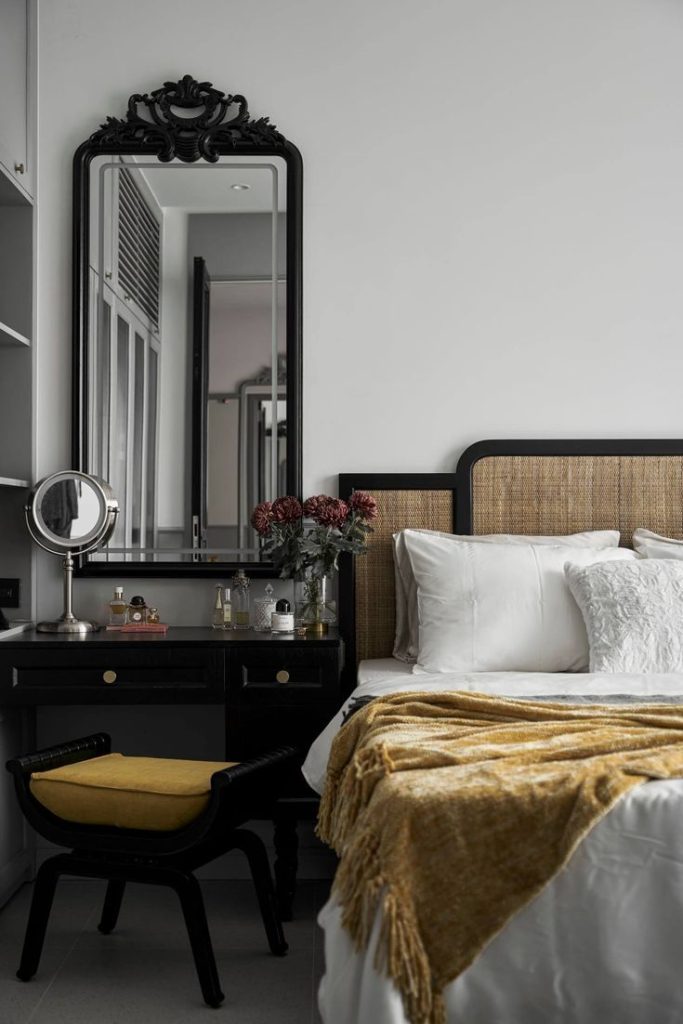 Mẫu bàn trang điểm phong cách Indochine gỗ tự nhiên