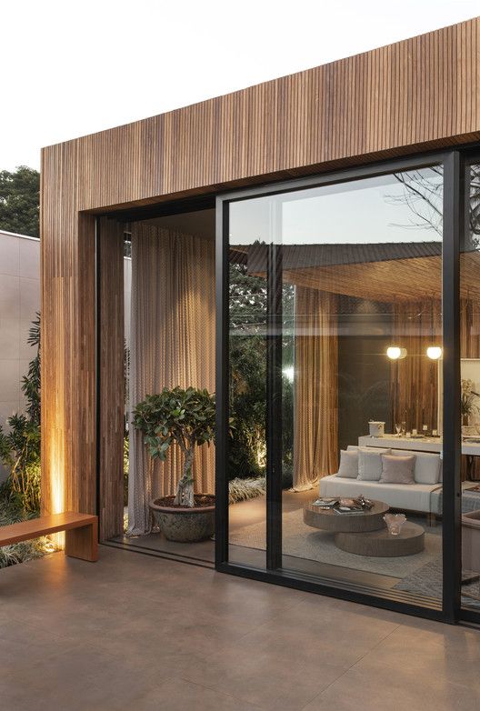 Mẫu nhà gỗ có kính