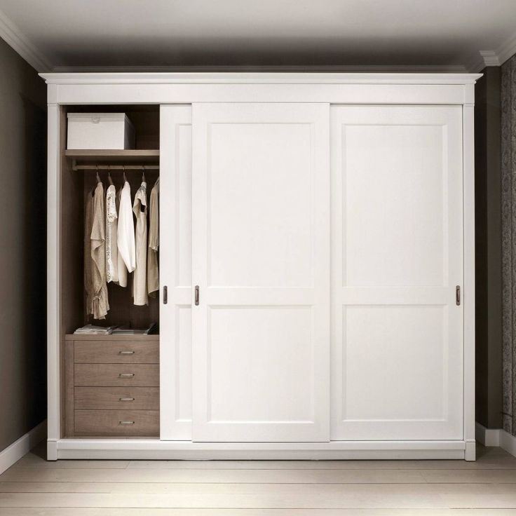 Mẫu tủ quần áo cửa lùa màu trắng cổ điển